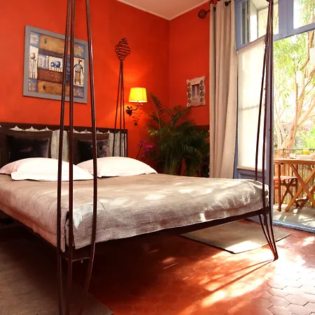 Hotel Des Arceaux-3
