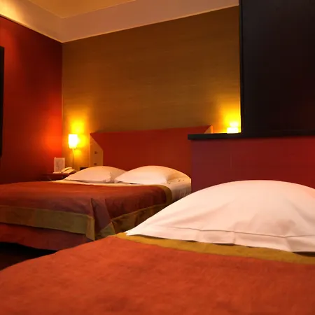 Hotel Des Arceaux-2