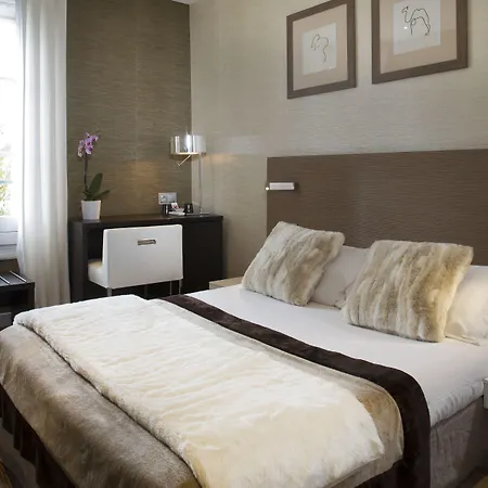 Hotel Des Arceaux-2